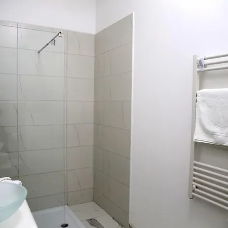 Center Saint-quentin Centre Gare 24 Sur 24 Ξενοδοχείο Σεν-Κεντέν