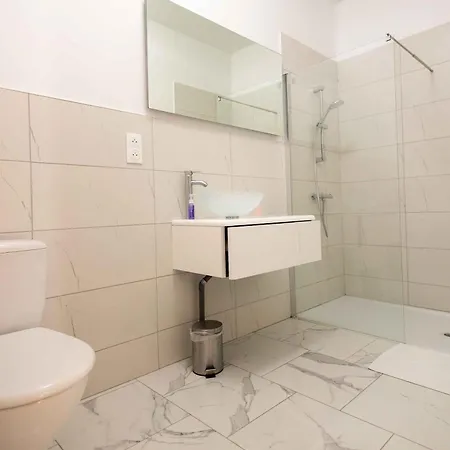 Hotel Center Saint-quentin Centre Gare 24-24 Parking Prive Saint-Quentin (Aisne)